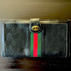 Vintage Tri-Fold Gucci Wallet